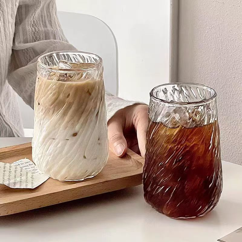 চাইনিজ গ্লাস কাপ বিভিন্ন উপকরণ দিয়ে তৈরি